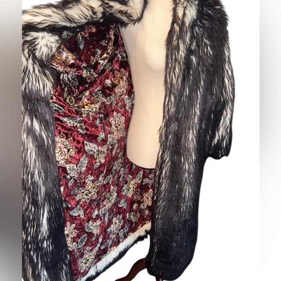 Black and White Shaggy Mob Wife Coat - Picture 3 of 5